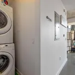 Cozy Downtown Pad- Luxe Rooftop Pool Gym And More