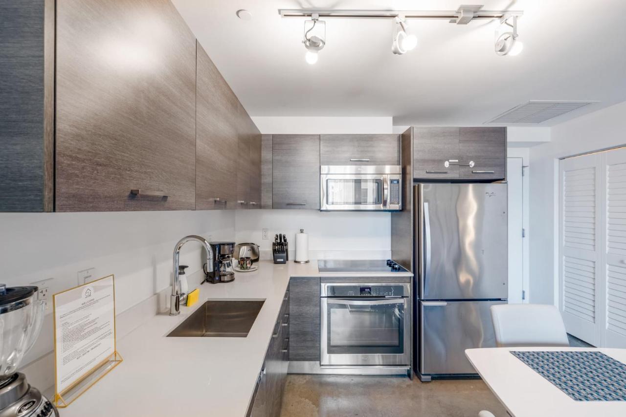Cozy Downtown Pad- Luxe Rooftop Pool Gym And Appartement Miami