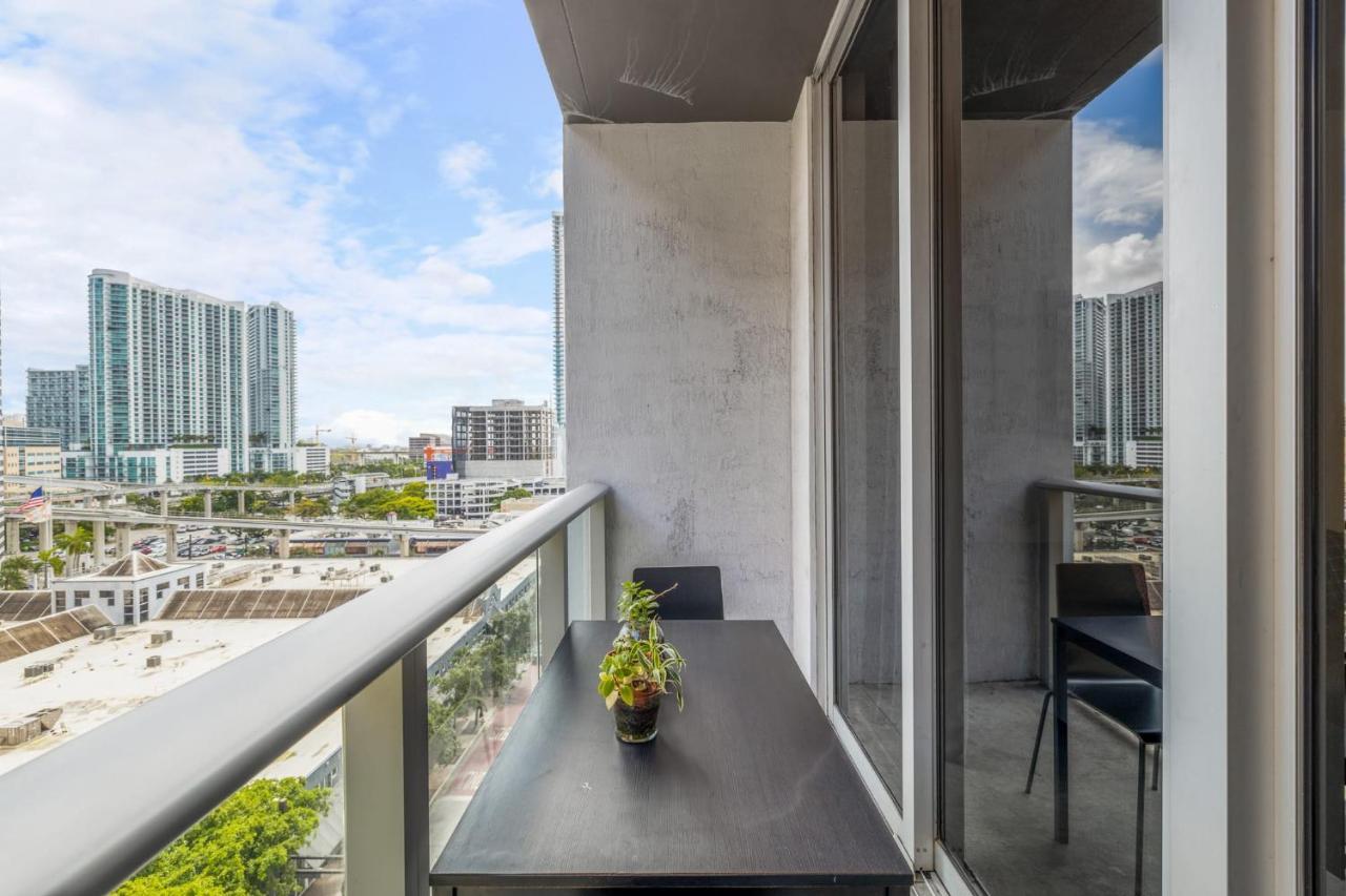 Cozy Downtown Pad- Luxe Rooftop Pool Gym And Appartement *